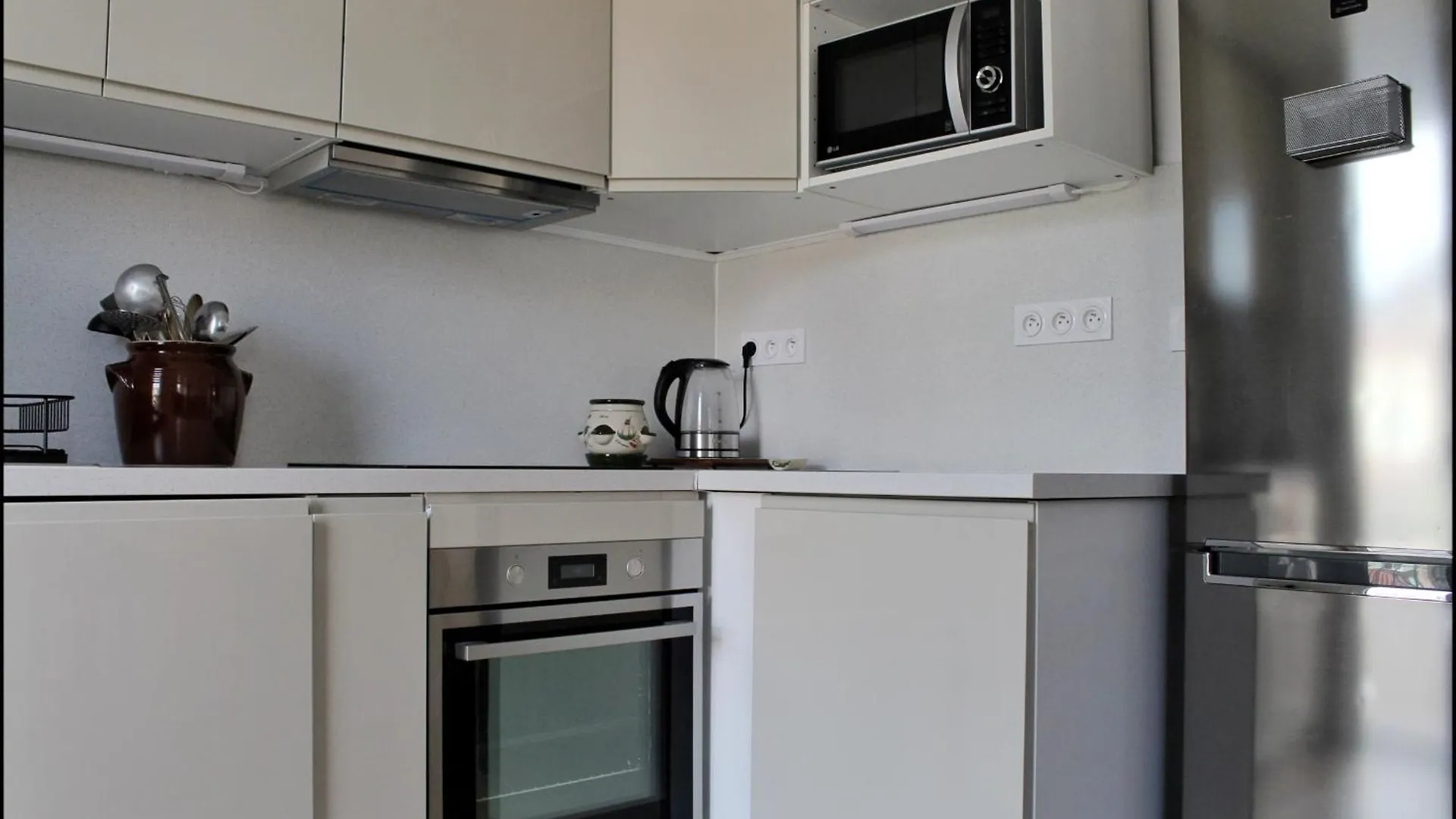 Spacious Cocoon In Six-Fours-Les-Plages 0*,