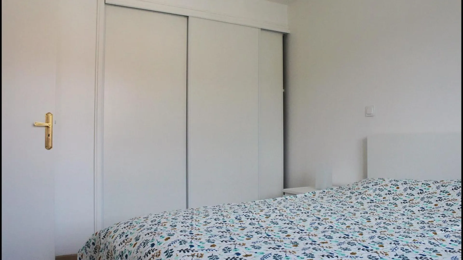 Spacious Cocoon In Six-Fours-Les-Plages 0*,